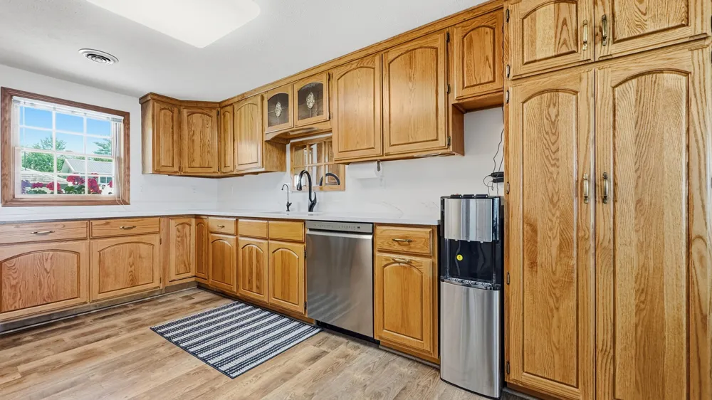 1027 E Lake Mitchell Drive Cadillac, MI 49601