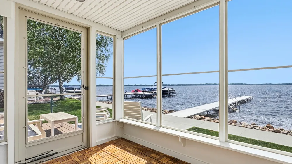 1027 E Lake Mitchell Drive Cadillac, MI 49601