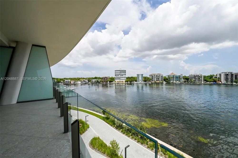5 Grove Isle Dr #L404 Coconut Grove, FL 33133