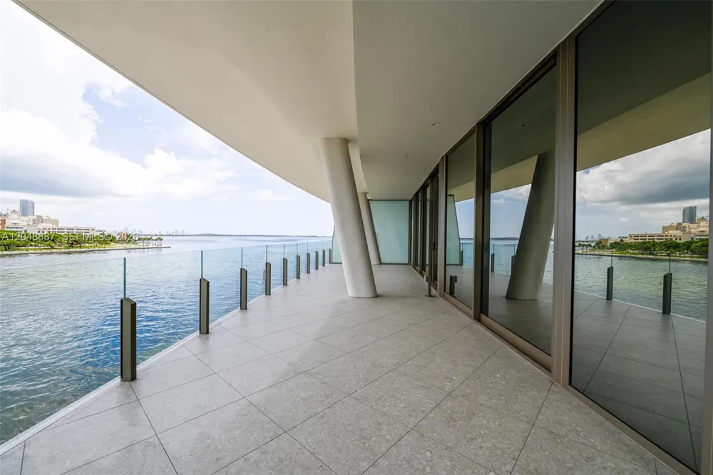5 Grove Isle Dr #L404 Coconut Grove, FL 33133