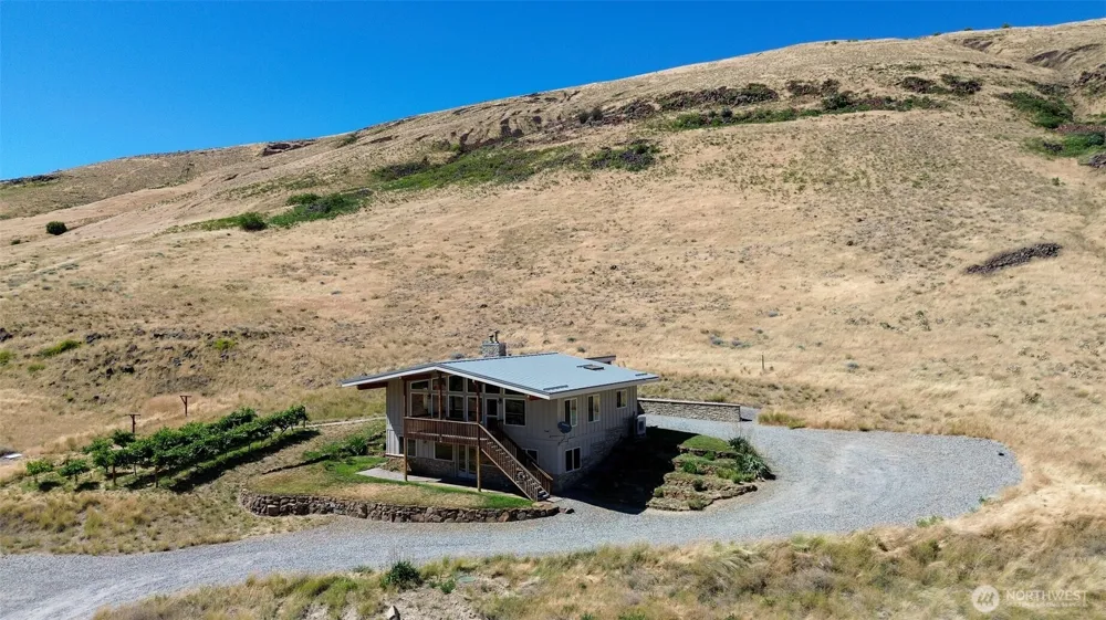 7400 Colockum Road Malaga, WA 98828