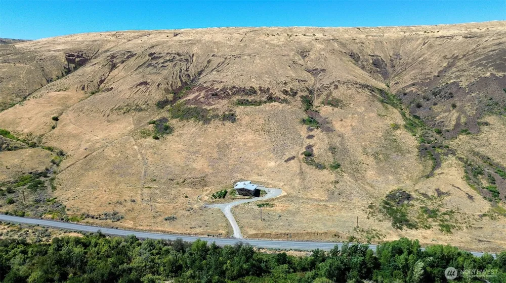7400 Colockum Road Malaga, WA 98828