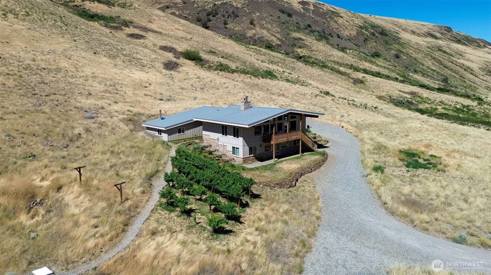7400 Colockum Road Malaga, WA 98828