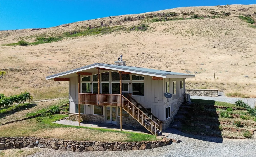 7400 Colockum Road Malaga, WA 98828