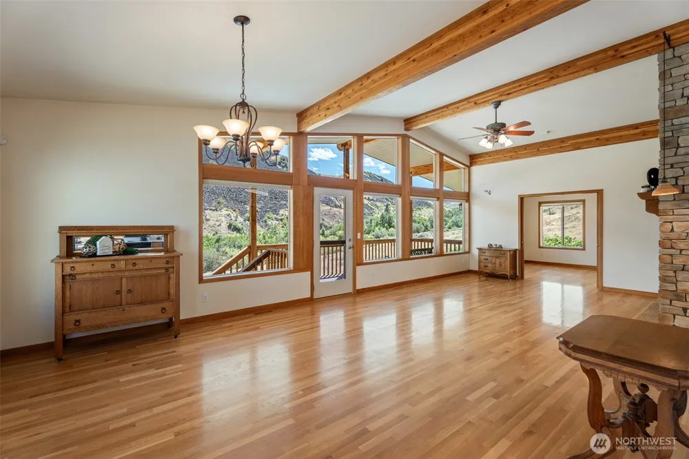 7400 Colockum Road Malaga, WA 98828