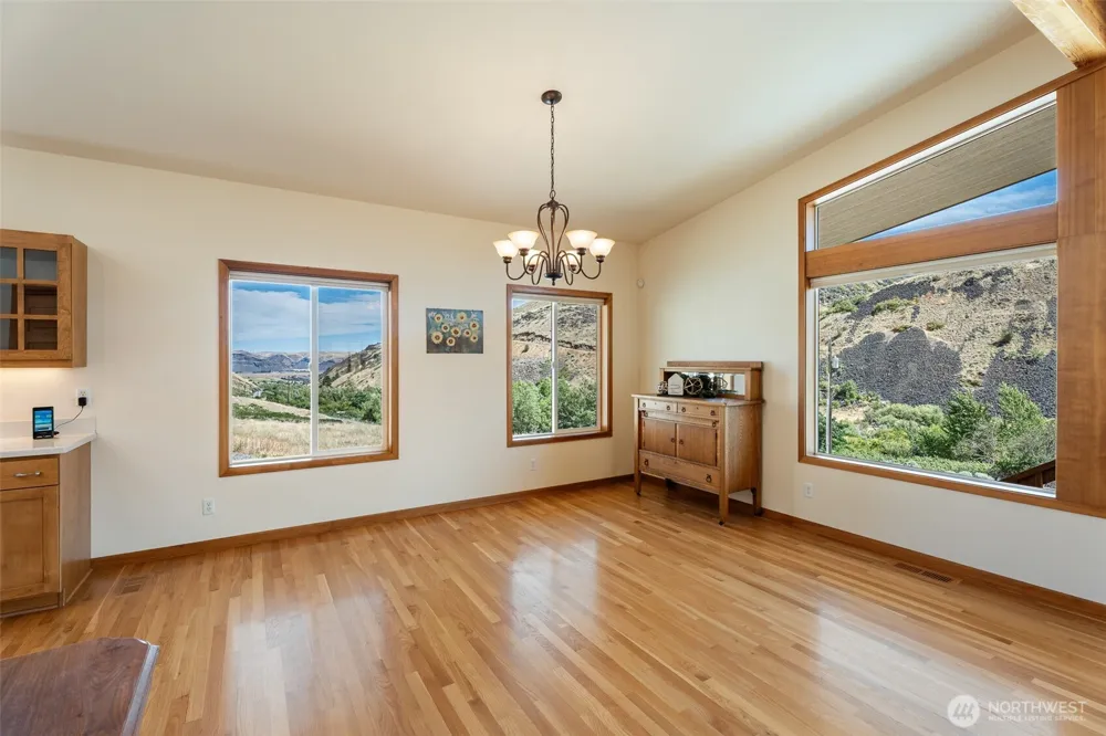 7400 Colockum Road Malaga, WA 98828