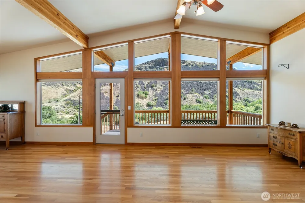 7400 Colockum Road Malaga, WA 98828