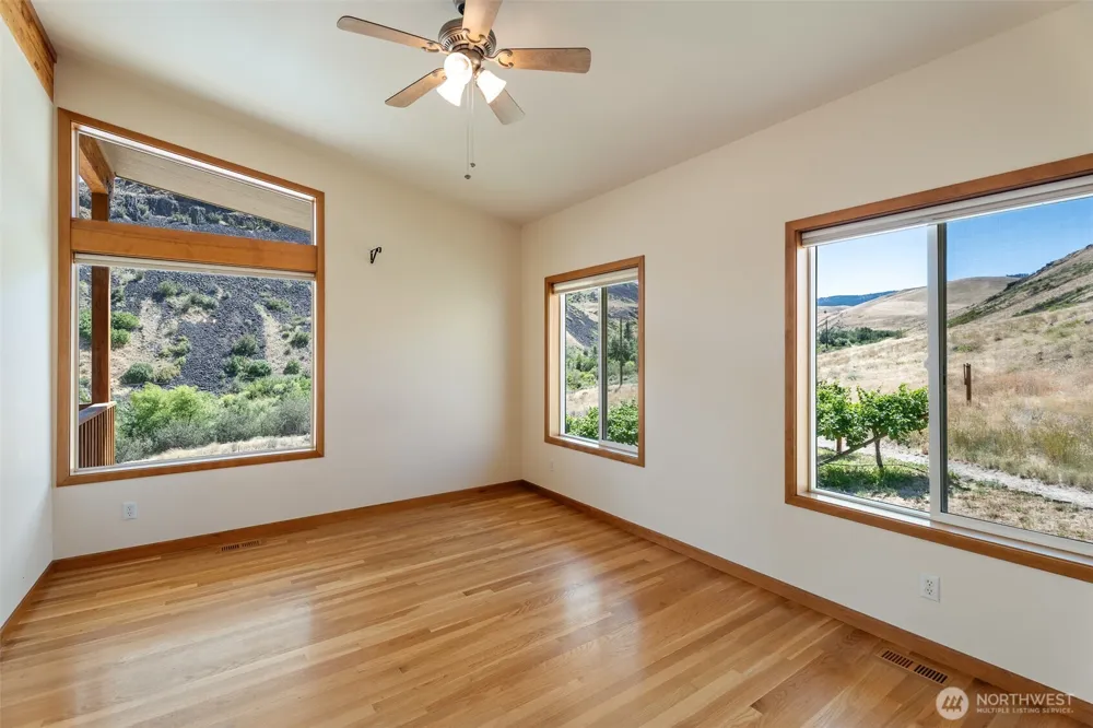 7400 Colockum Road Malaga, WA 98828