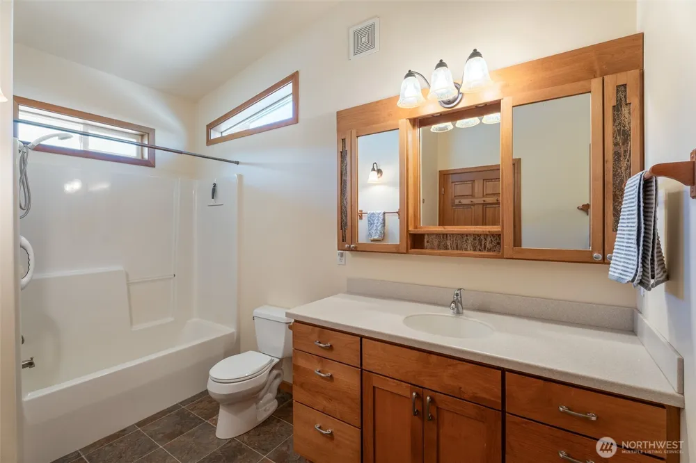 7400 Colockum Road Malaga, WA 98828