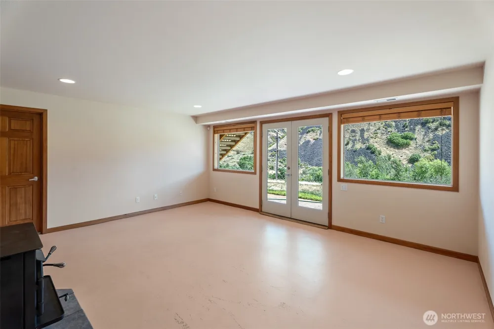 7400 Colockum Road Malaga, WA 98828