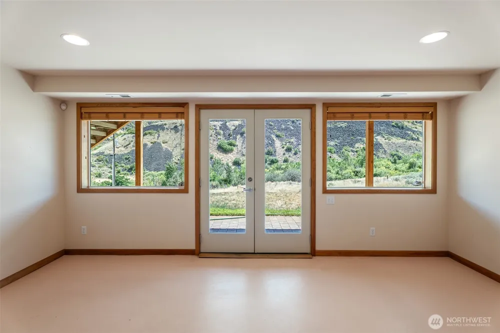 7400 Colockum Road Malaga, WA 98828