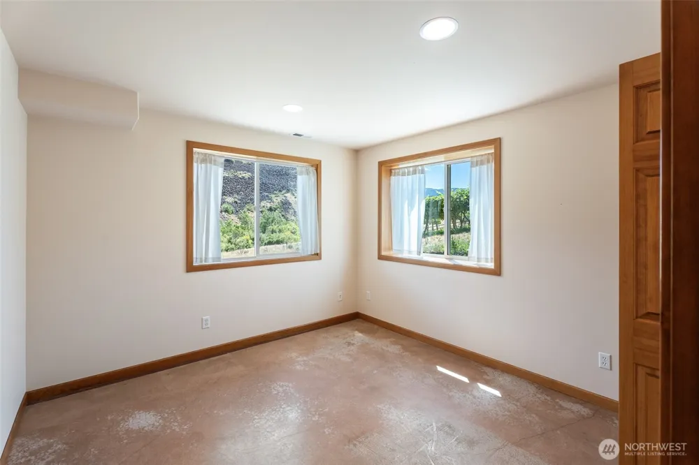 7400 Colockum Road Malaga, WA 98828