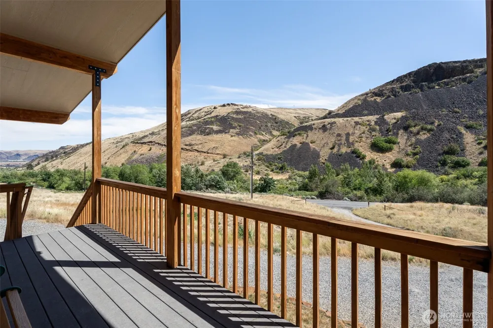 7400 Colockum Road Malaga, WA 98828