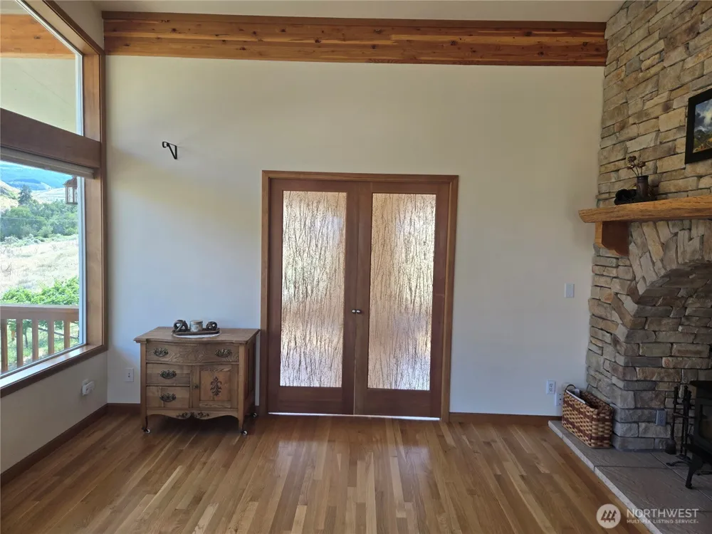 7400 Colockum Road Malaga, WA 98828