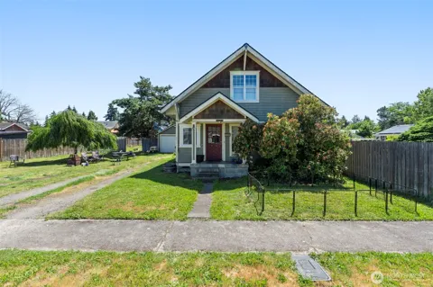 1208 W Pear Street