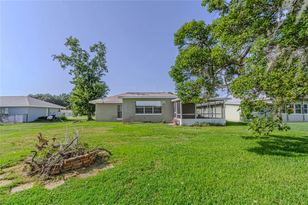 7208 HONEYSUCKLE DRIVE Sebring, FL 33876
