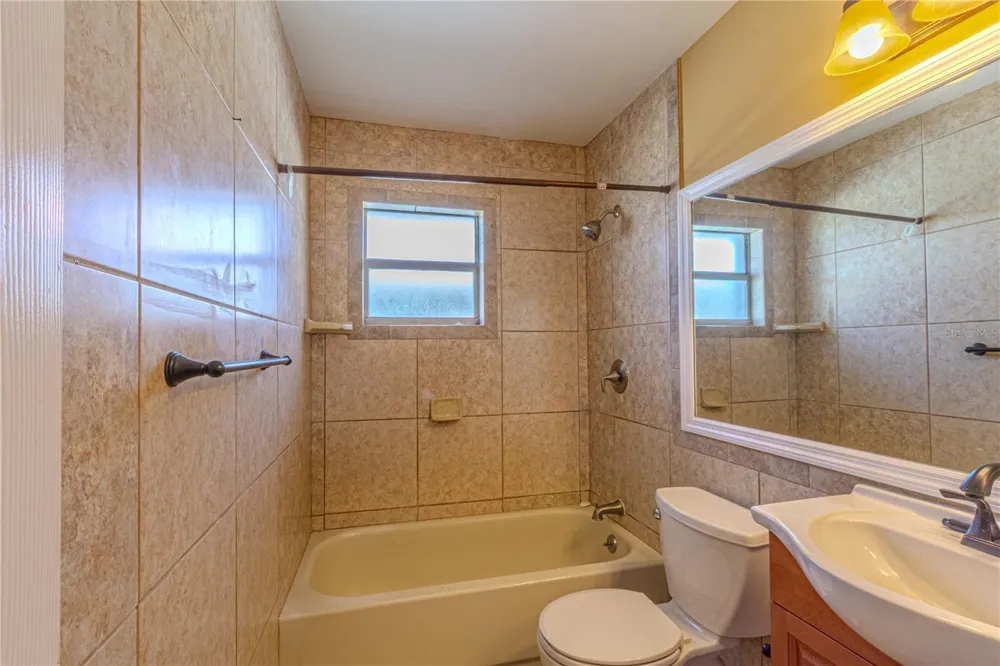 7208 HONEYSUCKLE DRIVE Sebring, FL 33876