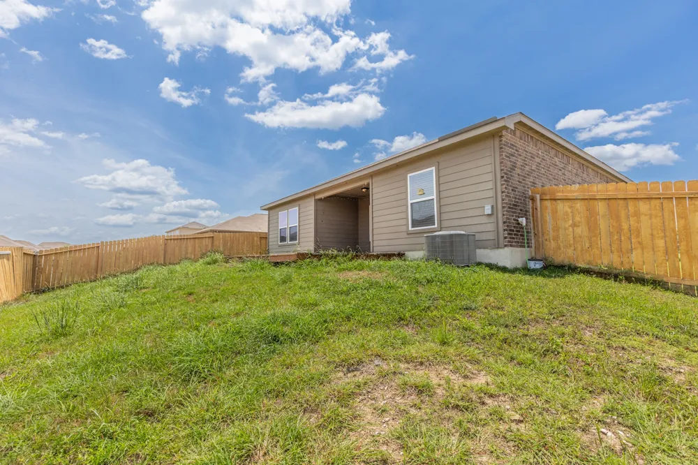20017 Hubert R. Humphrey Road Manor, TX 78653