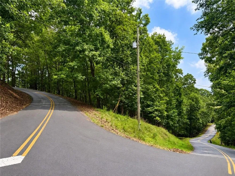 5563 Little River Circle Gainesville, GA 30506