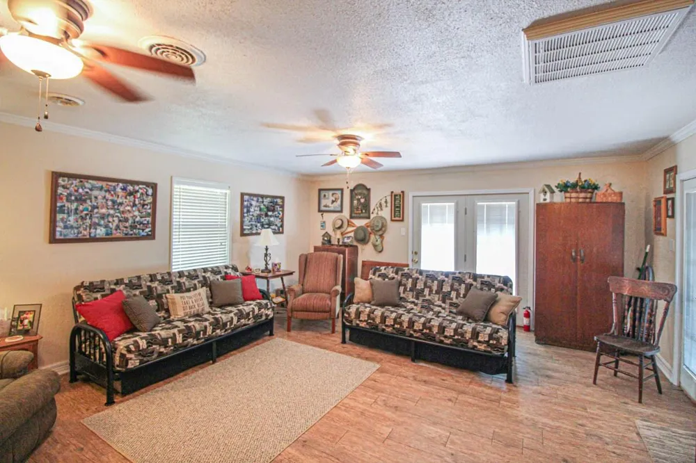 117 Glade Onalaska, TX 77360