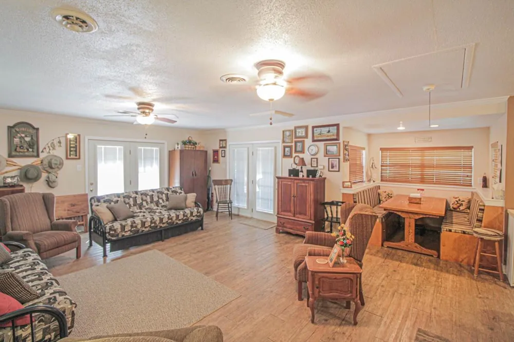117 Glade Onalaska, TX 77360