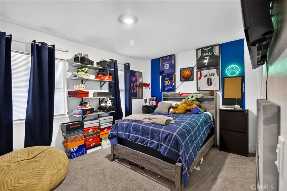 693 Rose Thorn San Jacinto, CA 92582