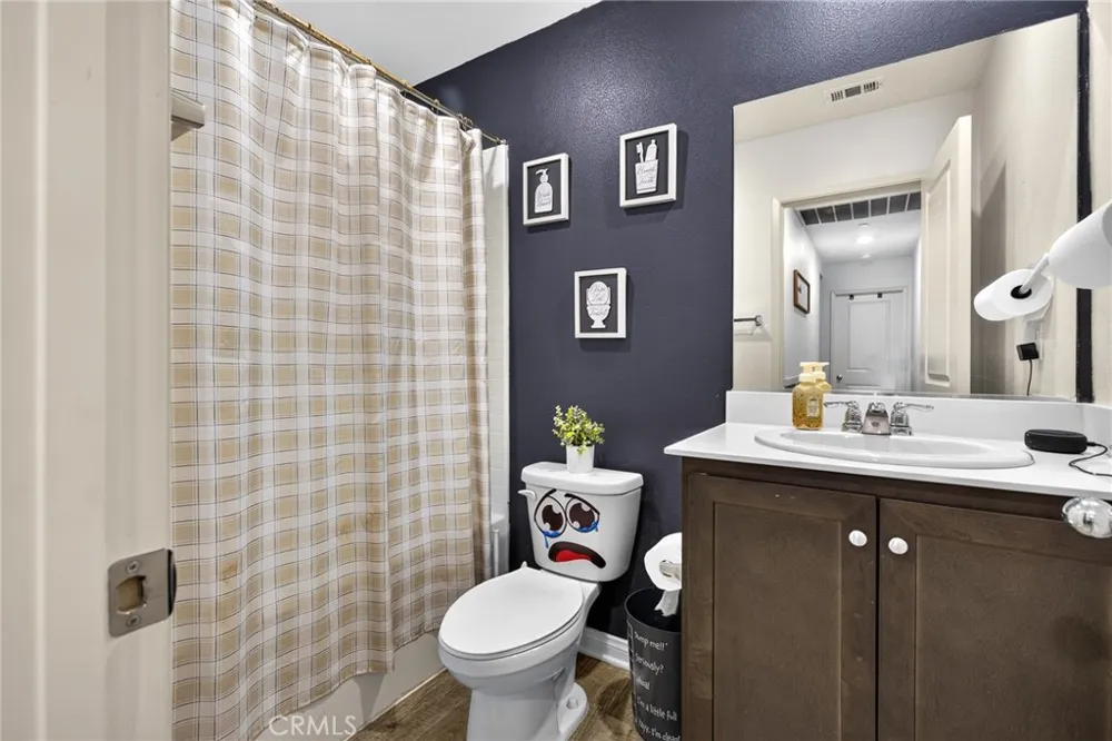 693 Rose Thorn San Jacinto, CA 92582