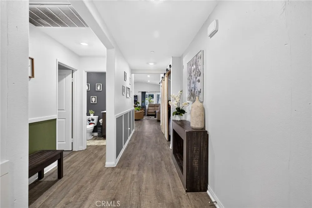 693 Rose Thorn San Jacinto, CA 92582