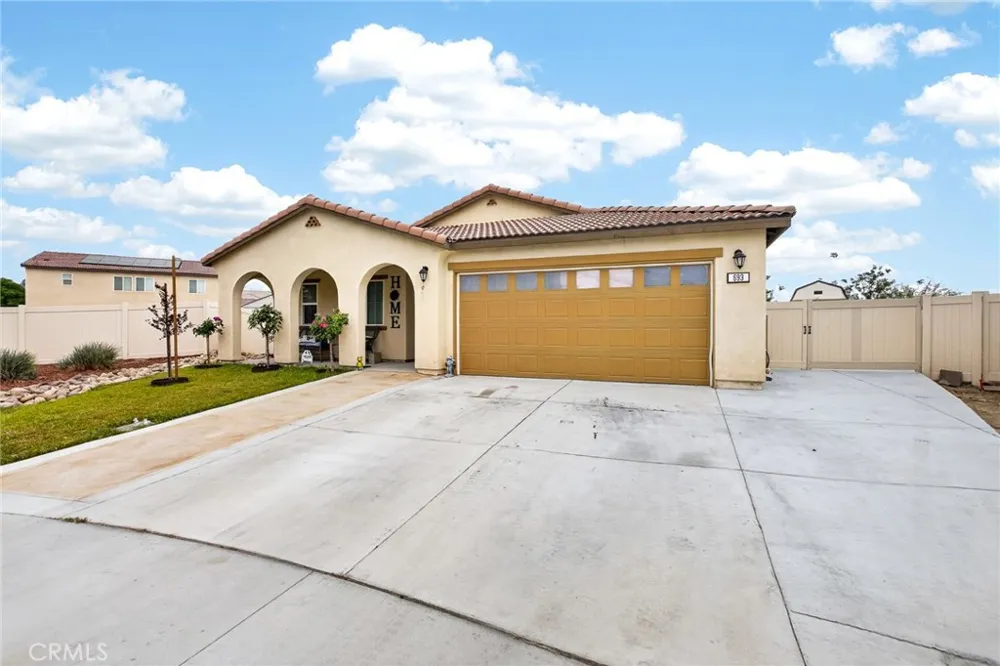 693 Rose Thorn San Jacinto, CA 92582