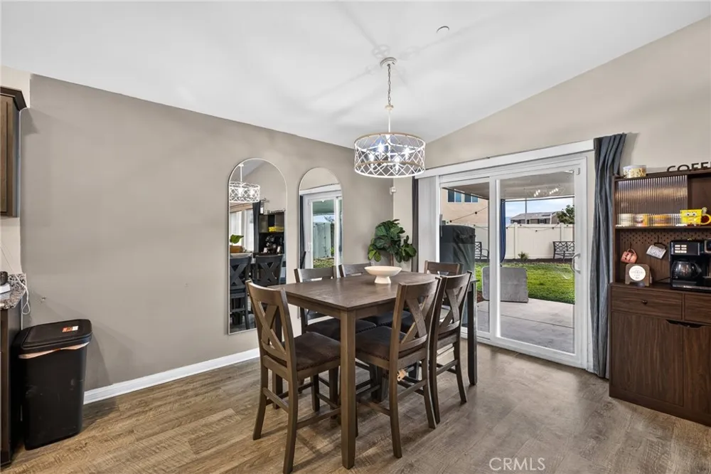 693 Rose Thorn San Jacinto, CA 92582