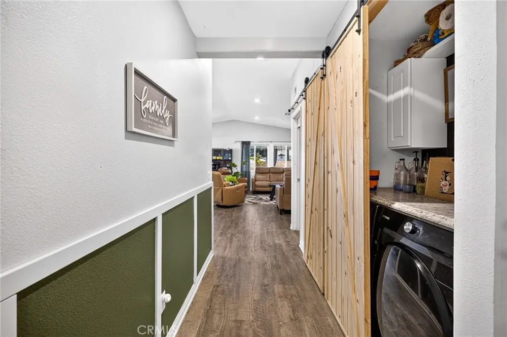 693 Rose Thorn San Jacinto, CA 92582