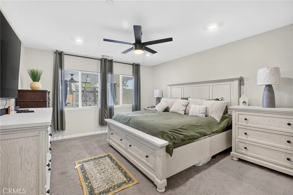 693 Rose Thorn San Jacinto, CA 92582