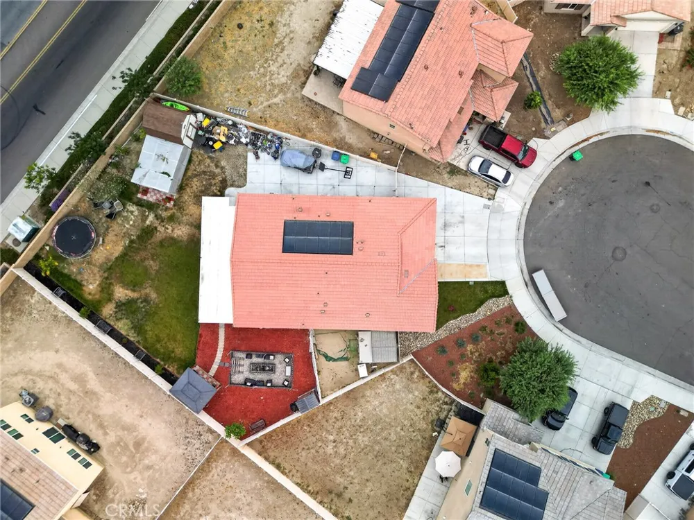 693 Rose Thorn San Jacinto, CA 92582