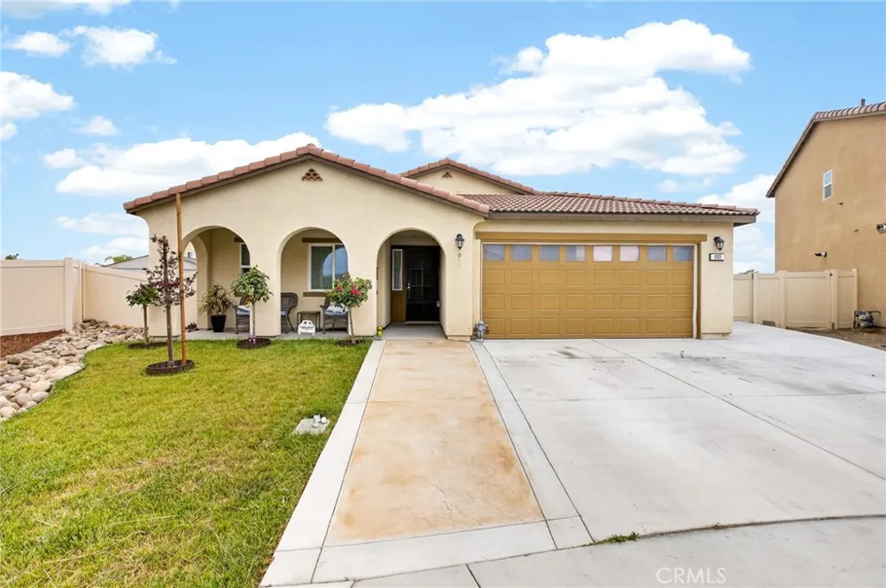 693 Rose Thorn San Jacinto, CA 92582