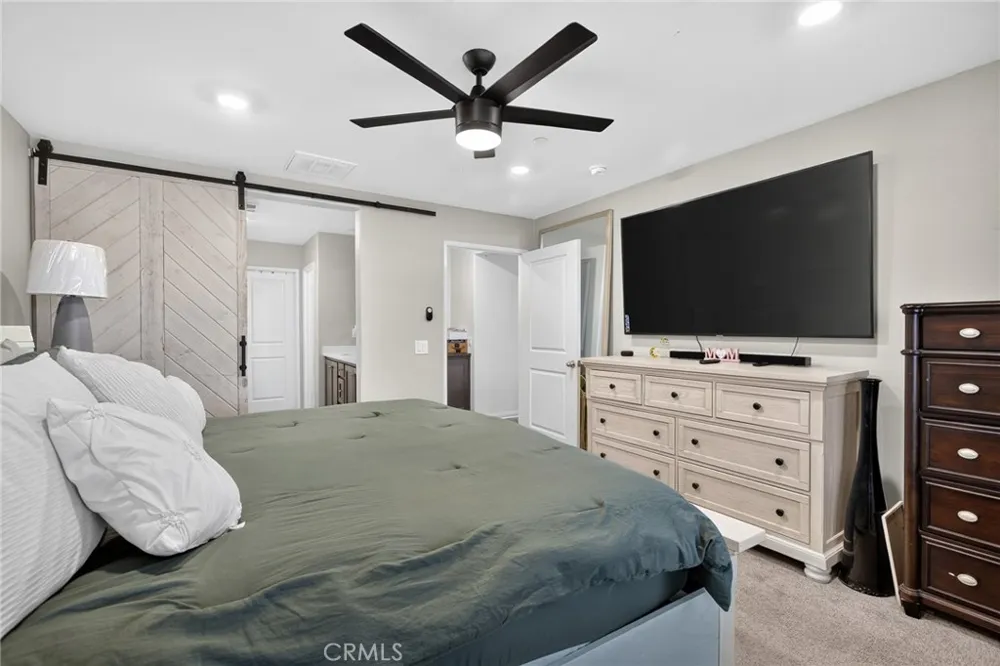 693 Rose Thorn San Jacinto, CA 92582