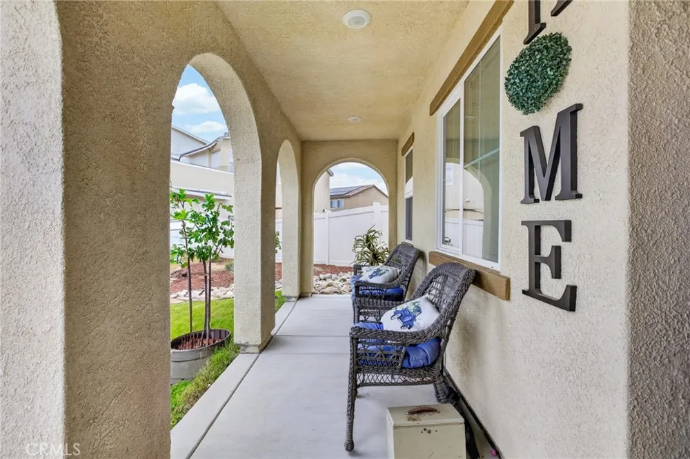 693 Rose Thorn San Jacinto, CA 92582