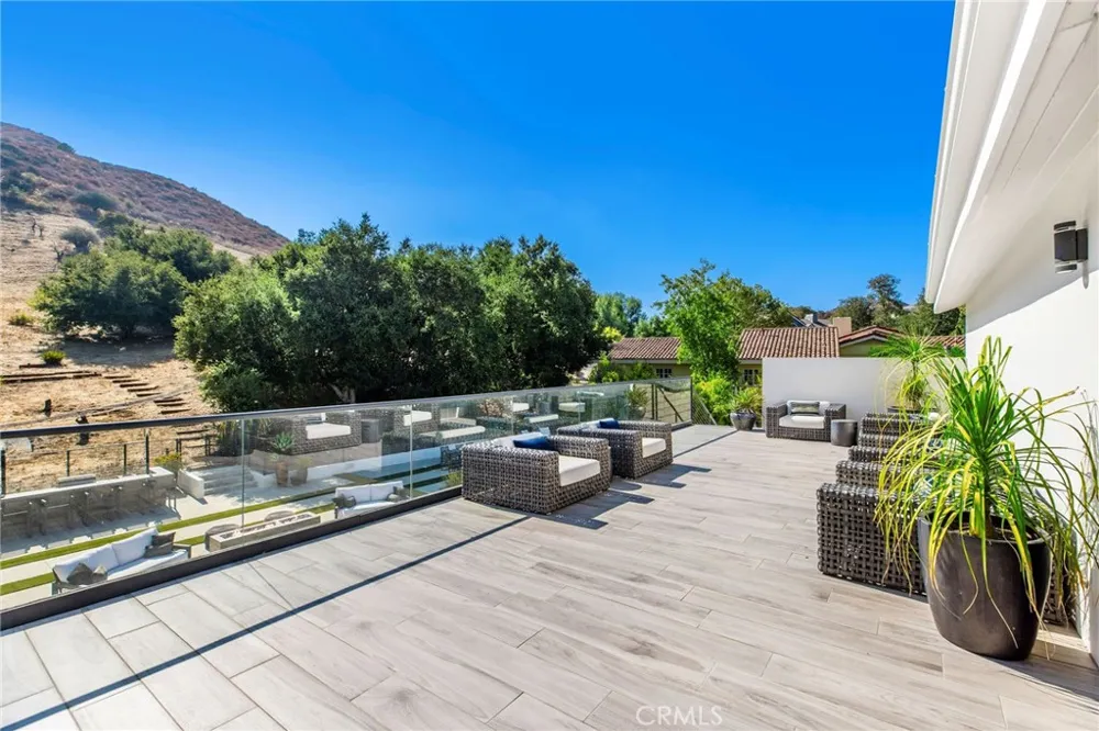 207 SADDLEBOW ROAD Bell Canyon, CA 91307