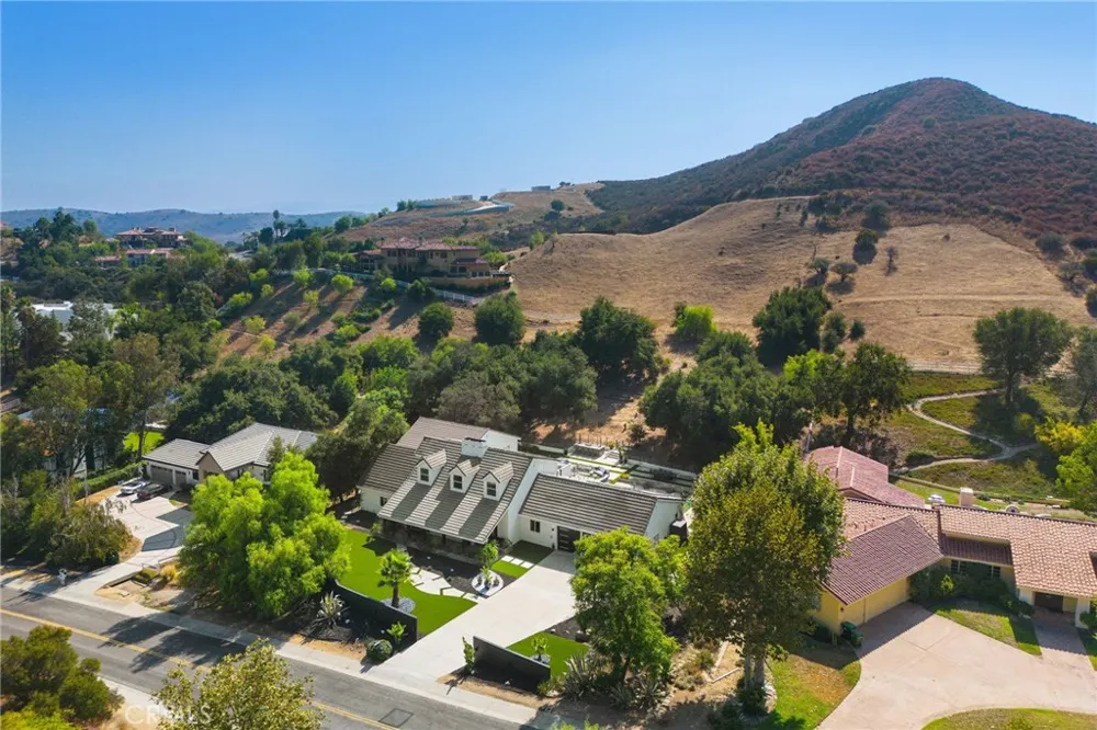 207 SADDLEBOW ROAD Bell Canyon, CA 91307