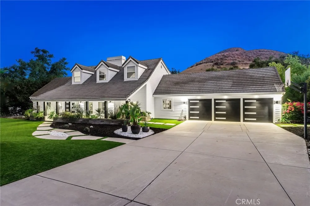 207 SADDLEBOW ROAD Bell Canyon, CA 91307
