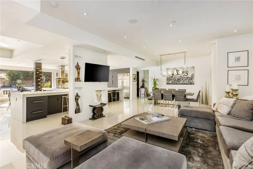 207 SADDLEBOW ROAD Bell Canyon, CA 91307