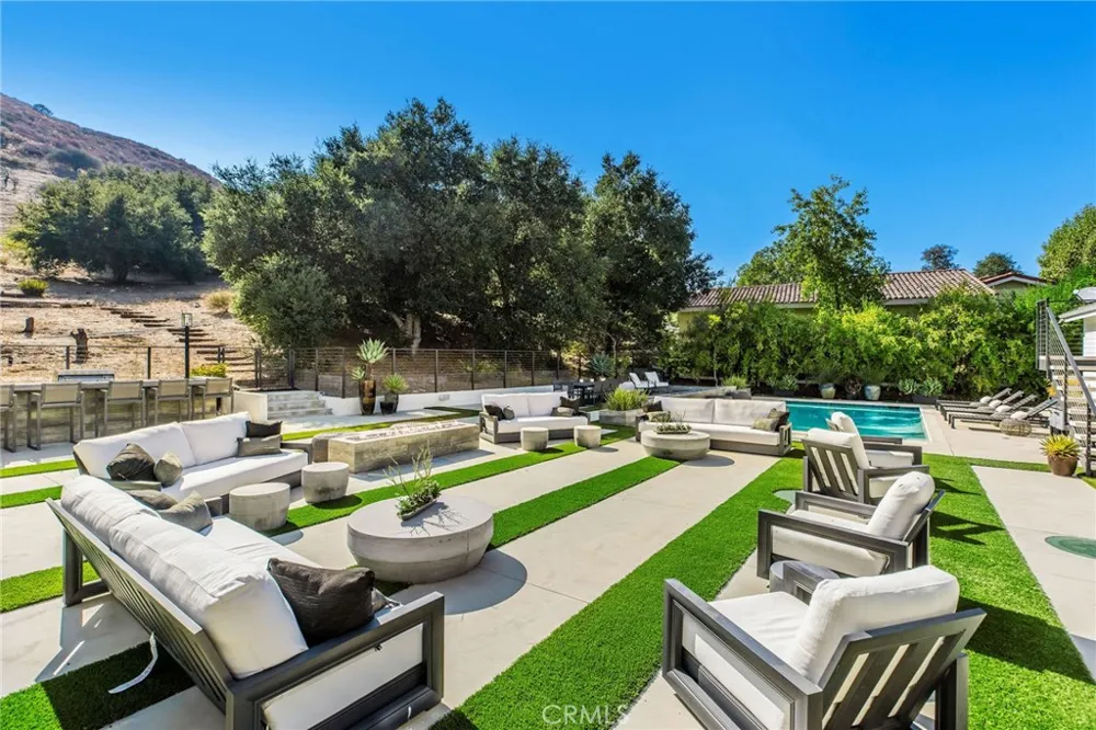 207 SADDLEBOW ROAD Bell Canyon, CA 91307