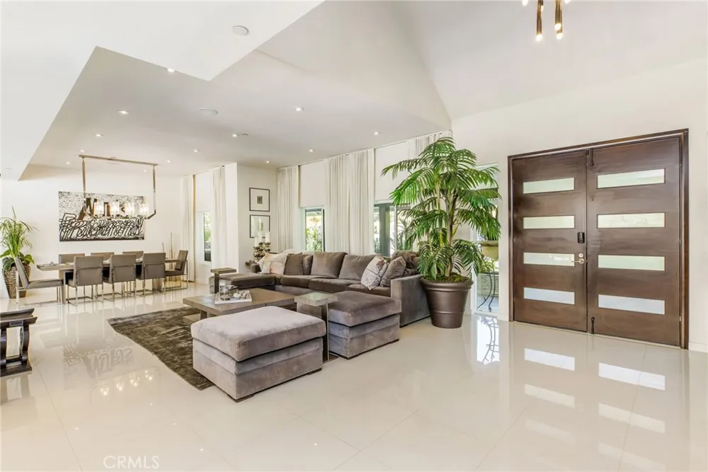 207 SADDLEBOW ROAD Bell Canyon, CA 91307