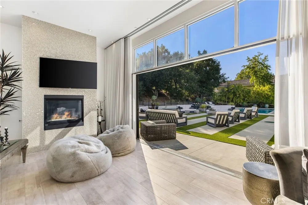 207 SADDLEBOW ROAD Bell Canyon, CA 91307