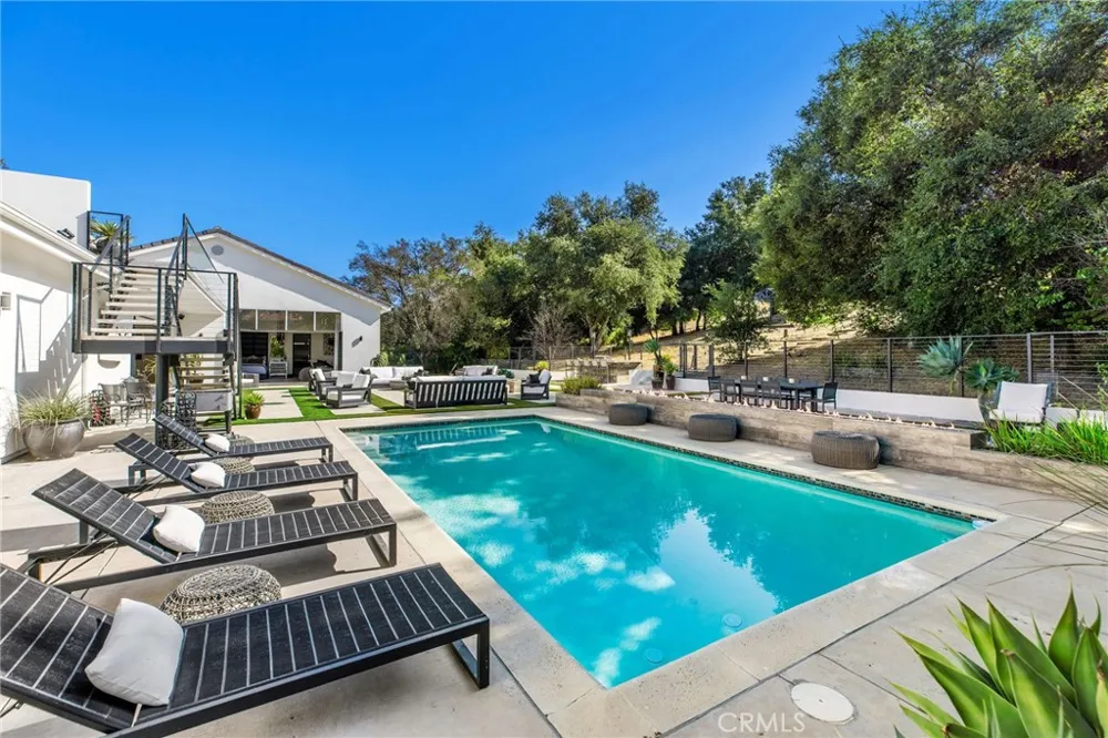 207 SADDLEBOW ROAD Bell Canyon, CA 91307