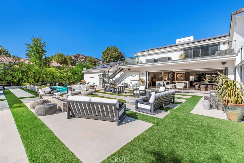 207 SADDLEBOW ROAD Bell Canyon, CA 91307