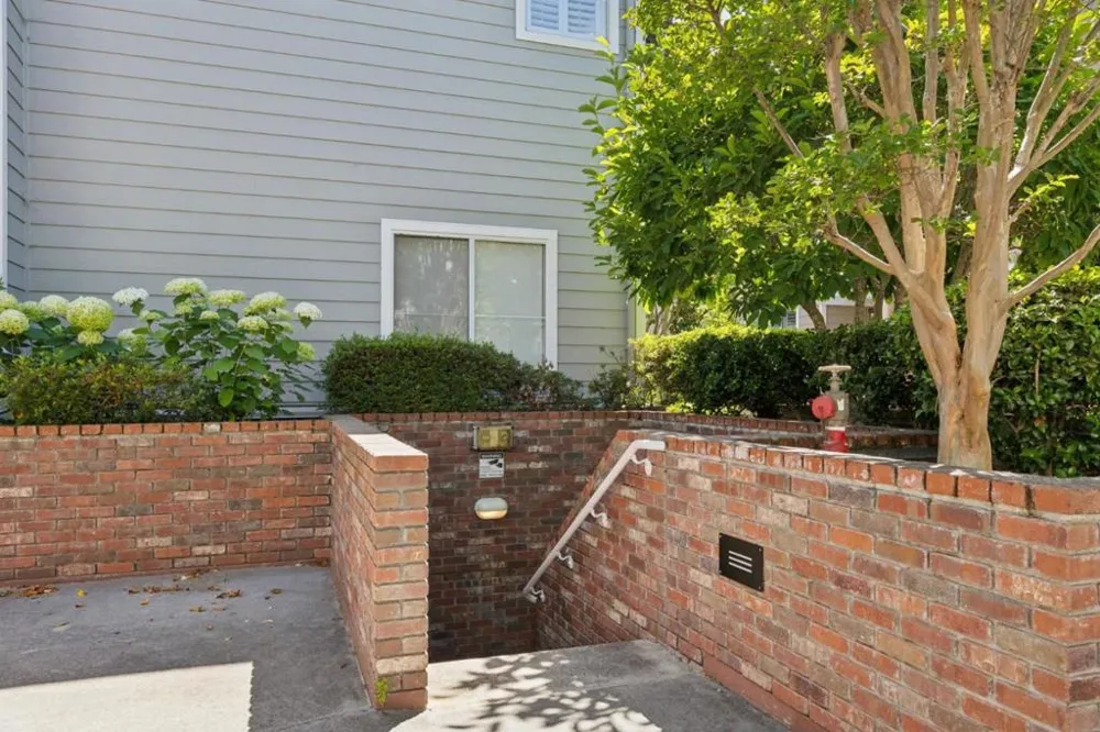 3421 El Camino Real #38C Atherton, CA 94027