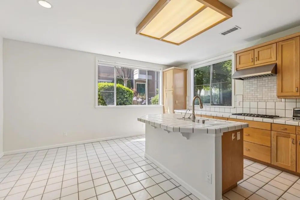 3421 El Camino Real #38C Atherton, CA 94027