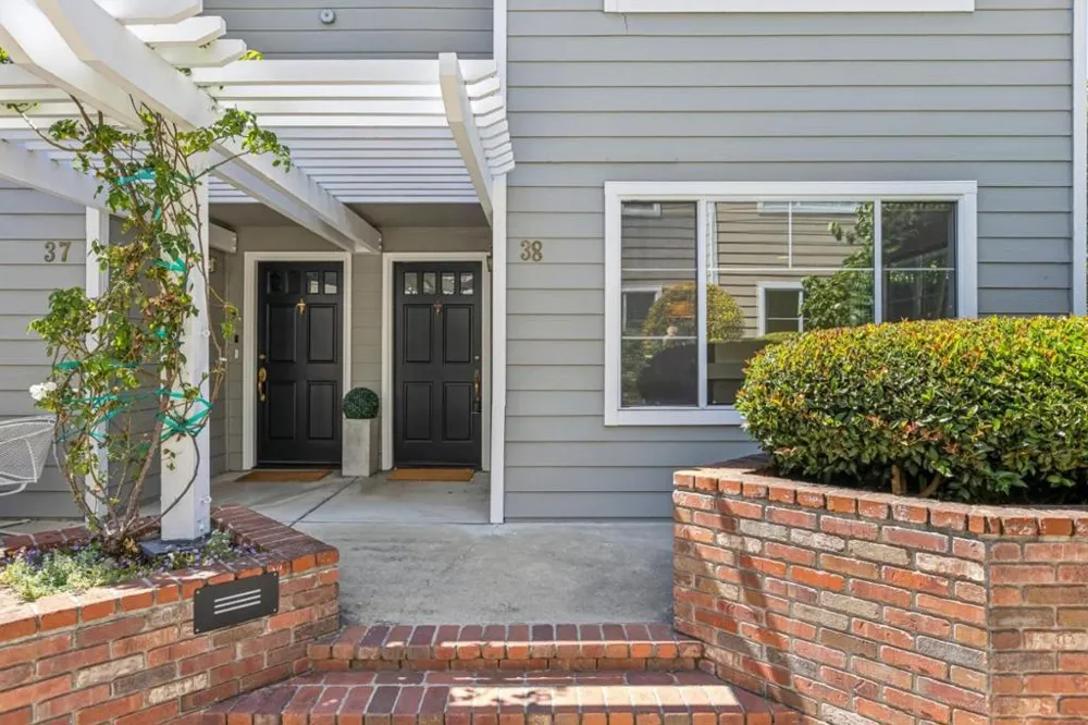 3421 El Camino Real #38C Atherton, CA 94027
