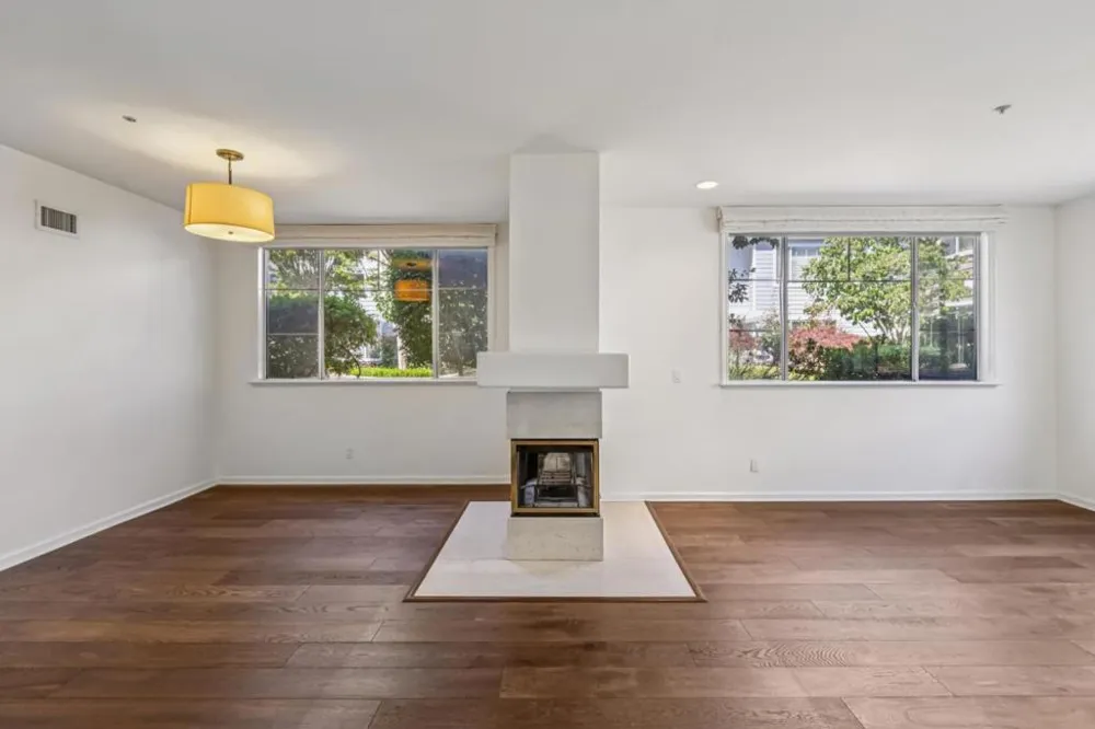 3421 El Camino Real #38C Atherton, CA 94027