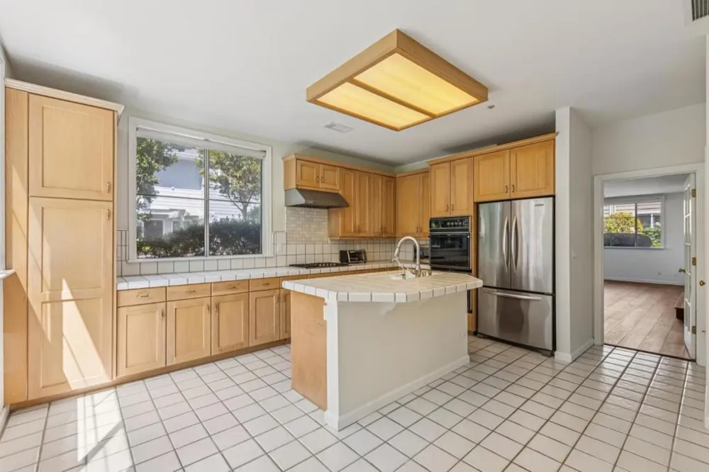 3421 El Camino Real #38C Atherton, CA 94027